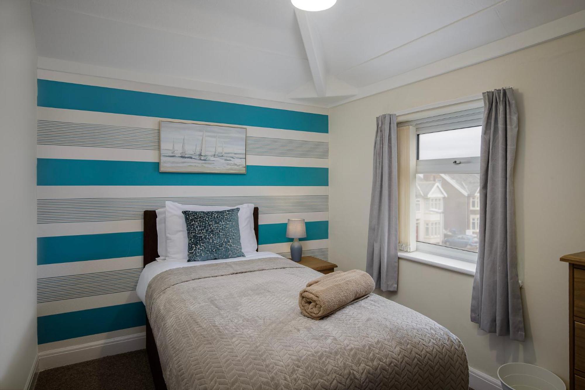 Arnside - Spacious 10-Bedroom Seaside Cottage Blackpool Bagian luar foto