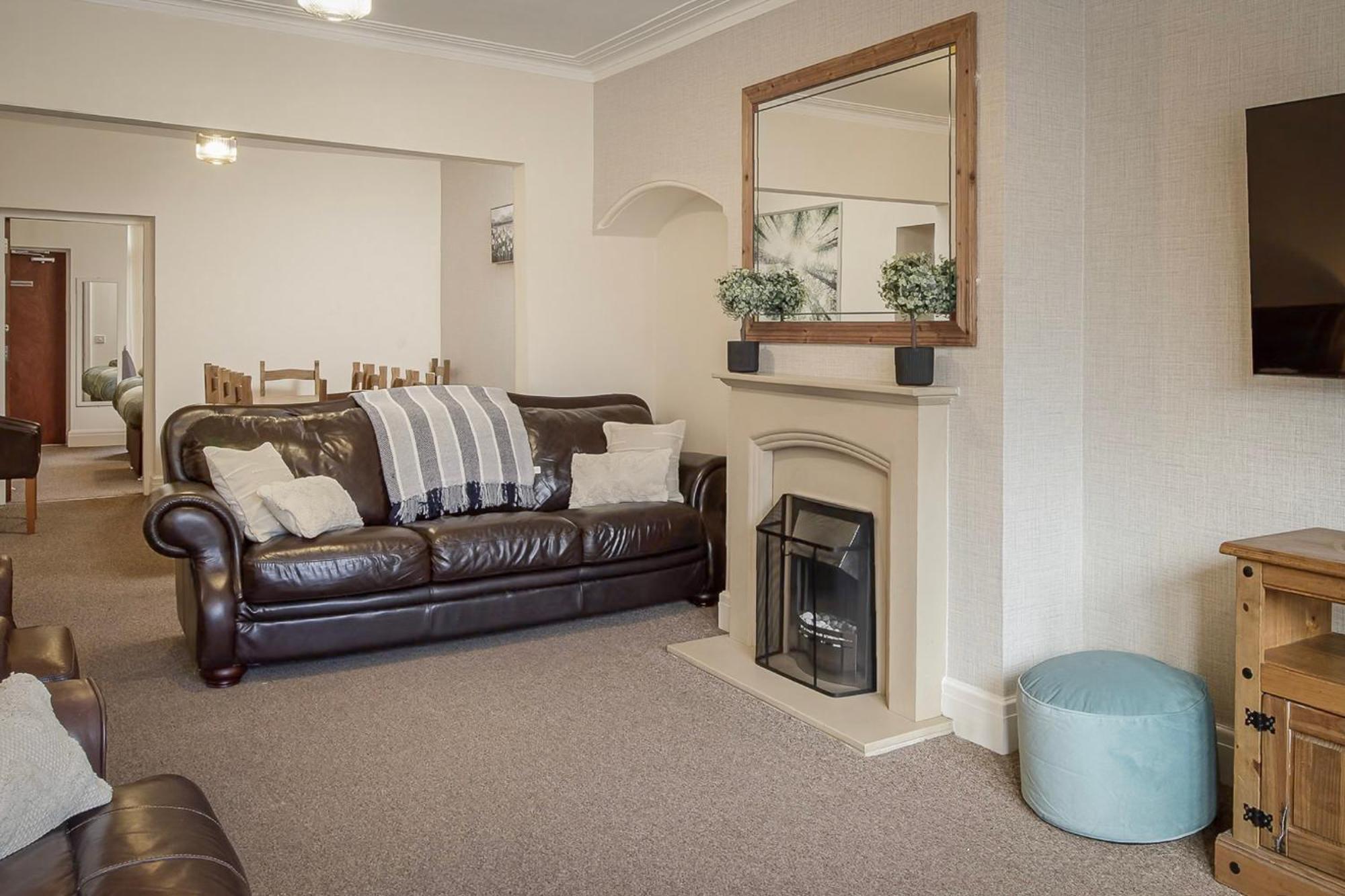 Arnside - Spacious 10-Bedroom Seaside Cottage Blackpool Bagian luar foto