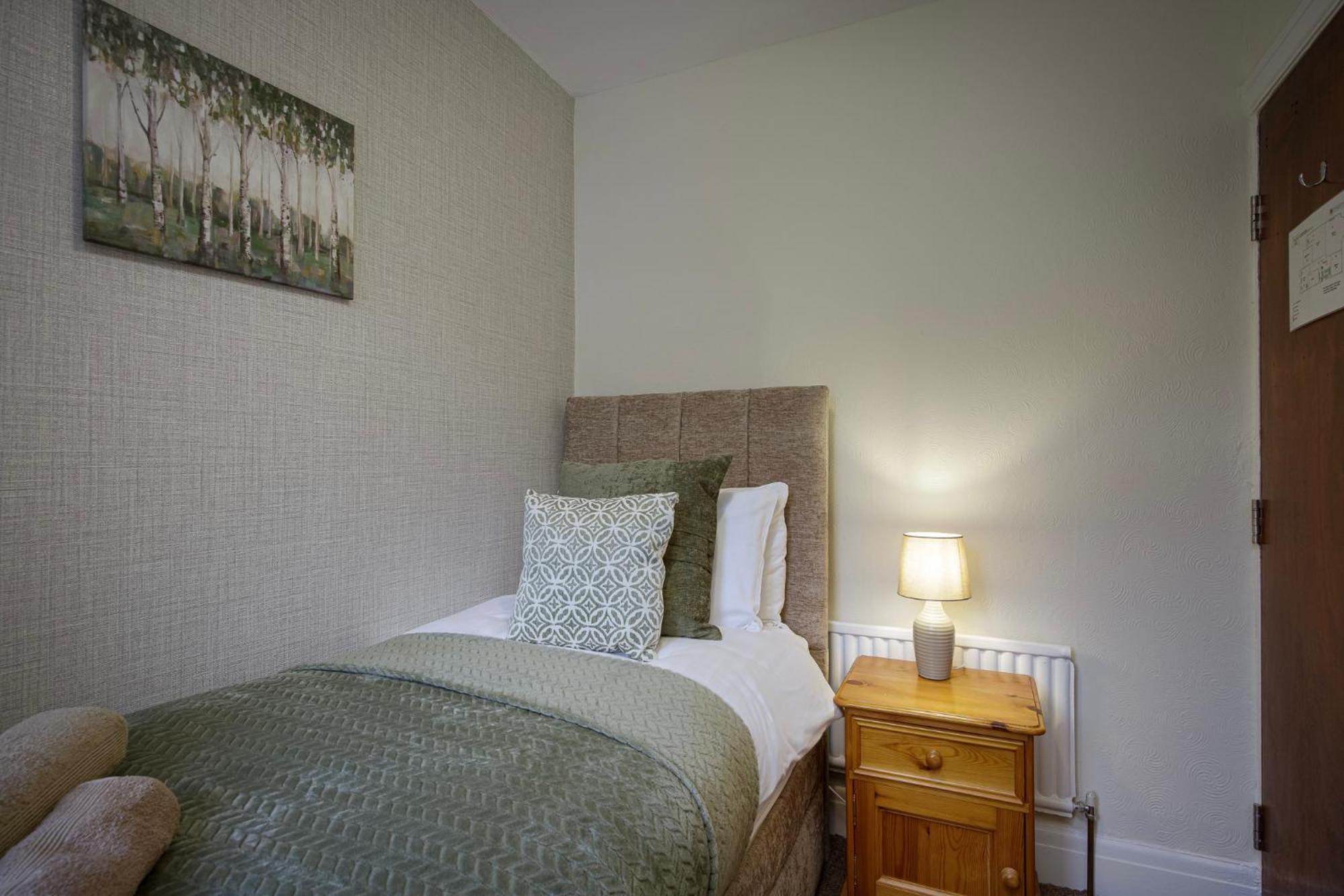 Arnside - Spacious 10-Bedroom Seaside Cottage Blackpool Bagian luar foto