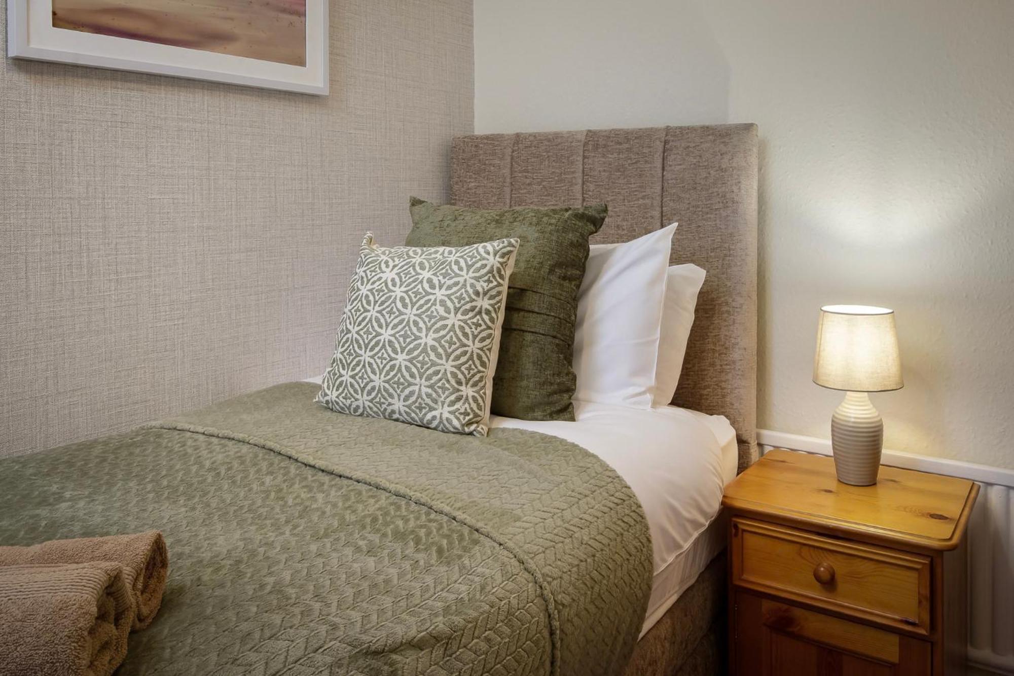 Arnside - Spacious 10-Bedroom Seaside Cottage Blackpool Bagian luar foto