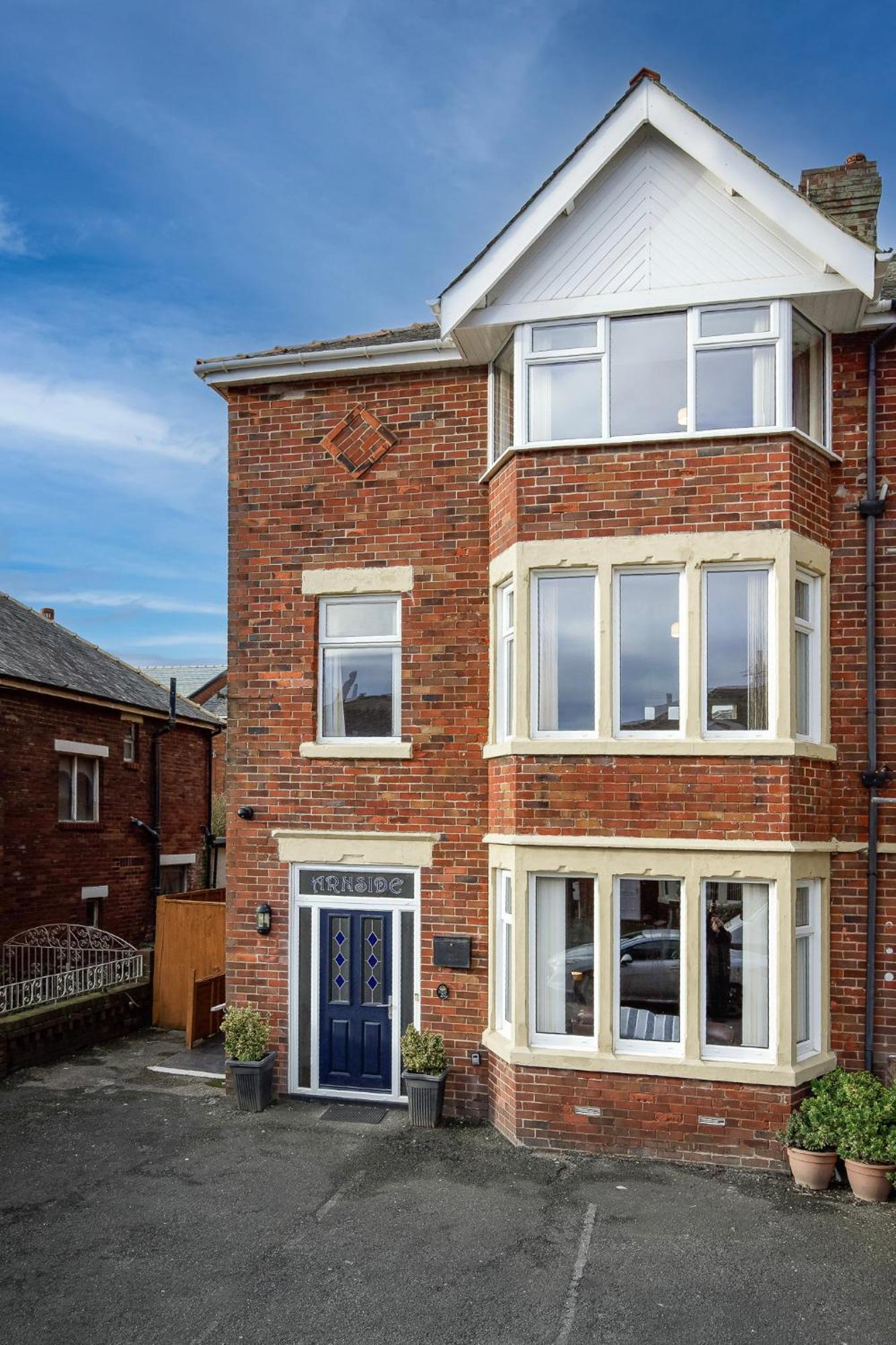 Arnside - Spacious 10-Bedroom Seaside Cottage Blackpool Bagian luar foto