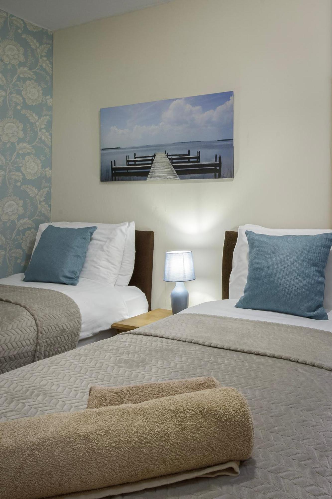 Arnside - Spacious 10-Bedroom Seaside Cottage Blackpool Bagian luar foto