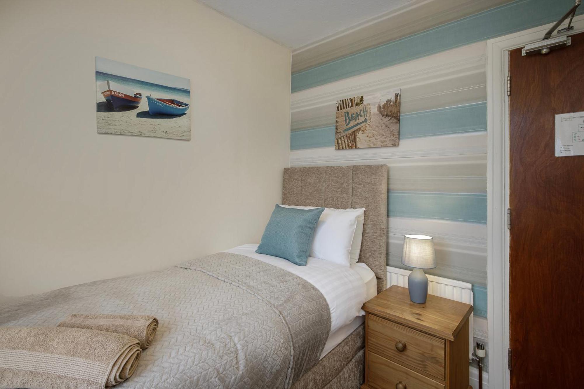 Arnside - Spacious 10-Bedroom Seaside Cottage Blackpool Bagian luar foto