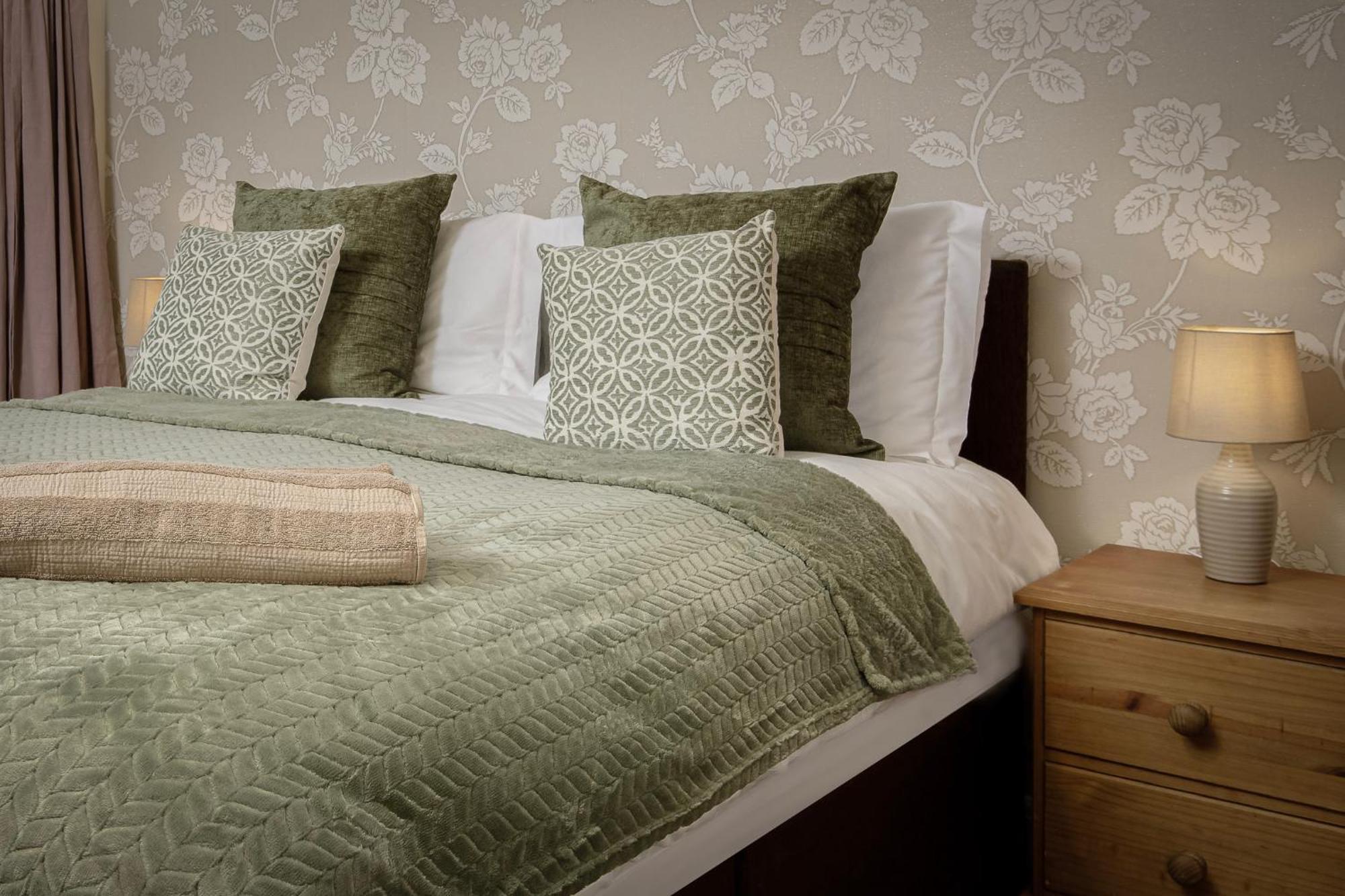 Arnside - Spacious 10-Bedroom Seaside Cottage Blackpool Bagian luar foto
