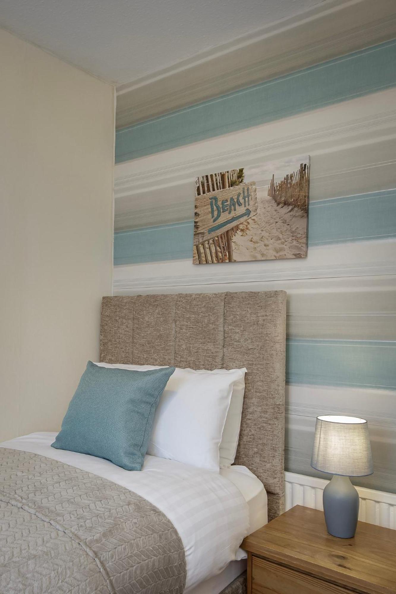 Arnside - Spacious 10-Bedroom Seaside Cottage Blackpool Bagian luar foto